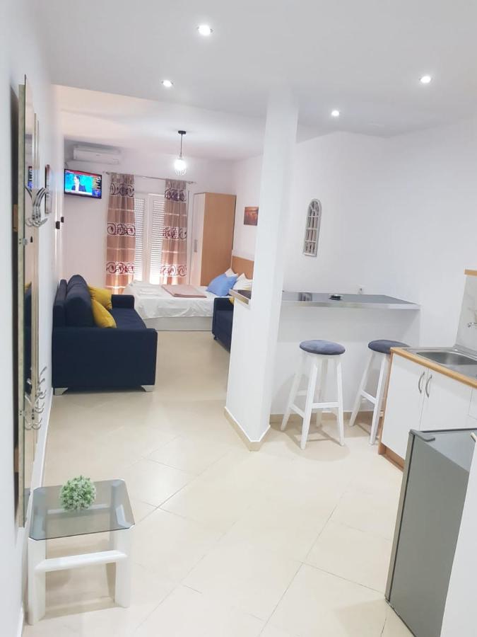 Studio By The Beach - Vlorë Екстериор снимка