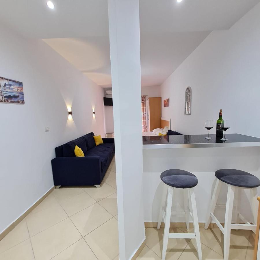 Studio By The Beach - Vlorë Екстериор снимка