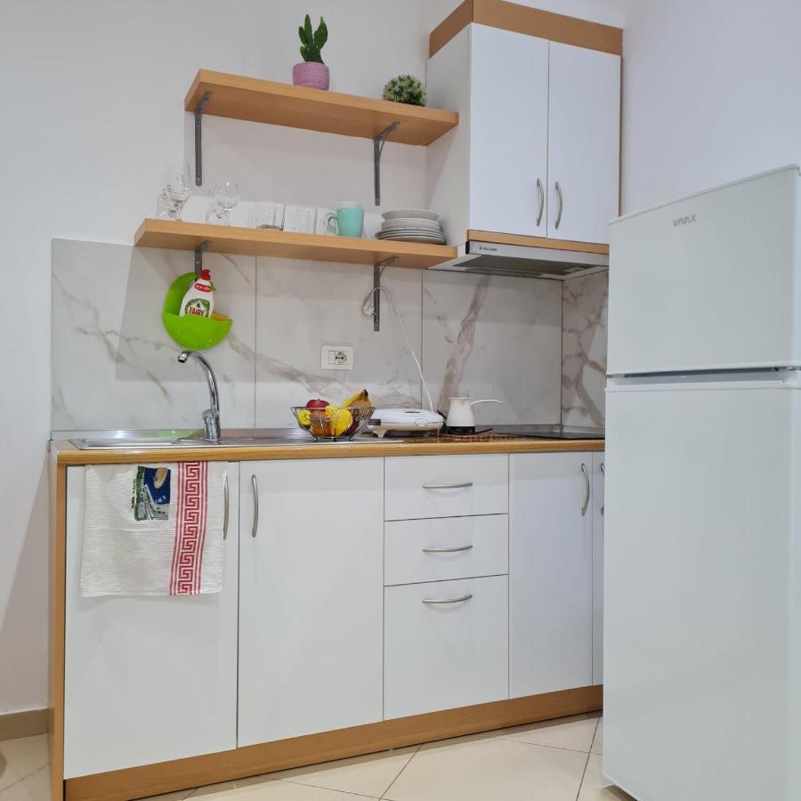 Studio By The Beach - Vlorë Екстериор снимка