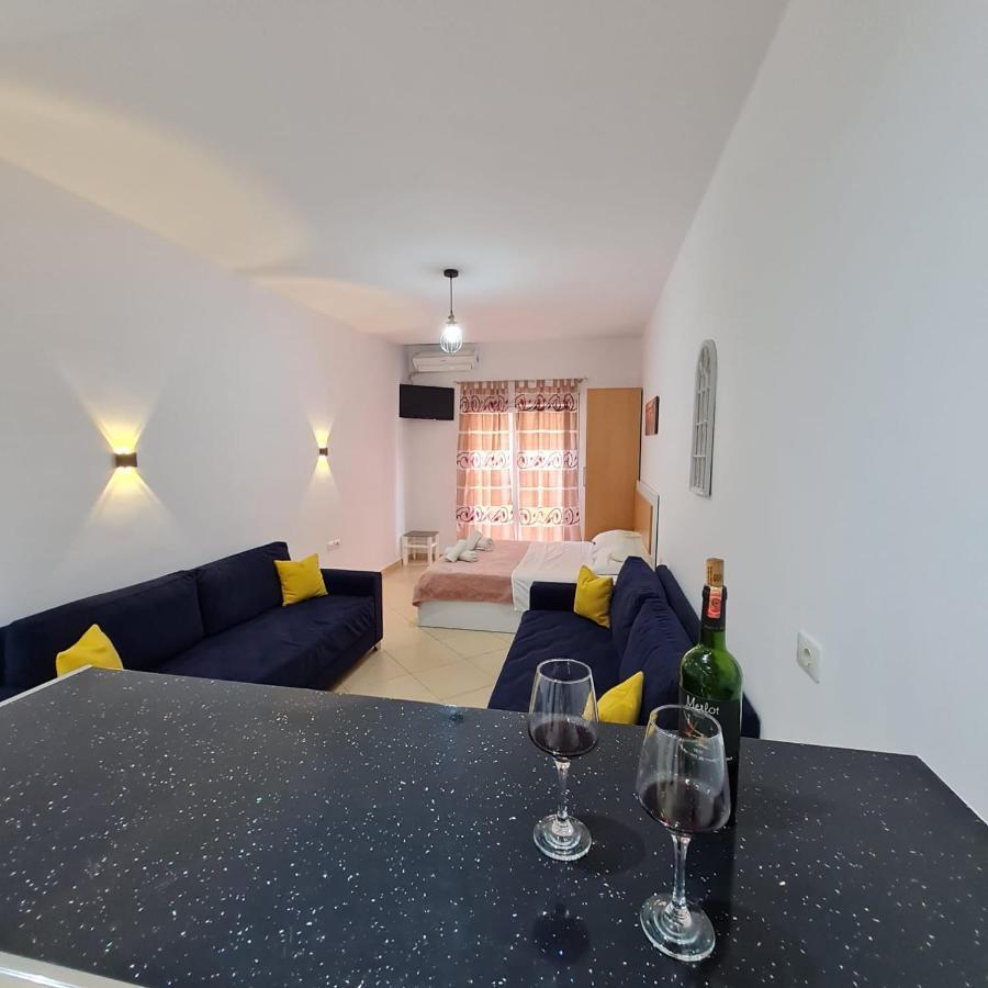 Studio By The Beach - Vlorë Екстериор снимка