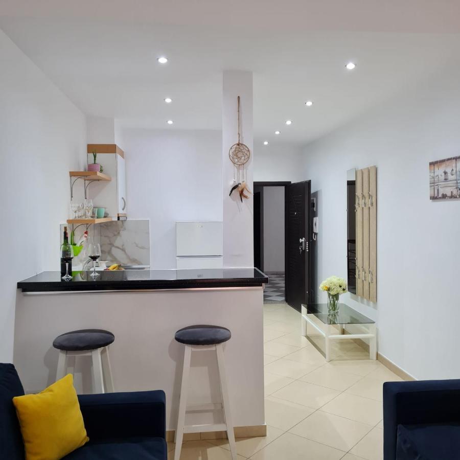 Studio By The Beach - Vlorë Екстериор снимка