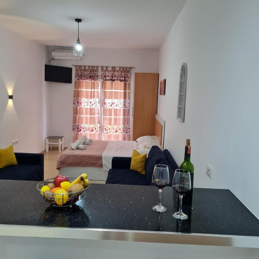 Studio By The Beach - Vlorë Екстериор снимка